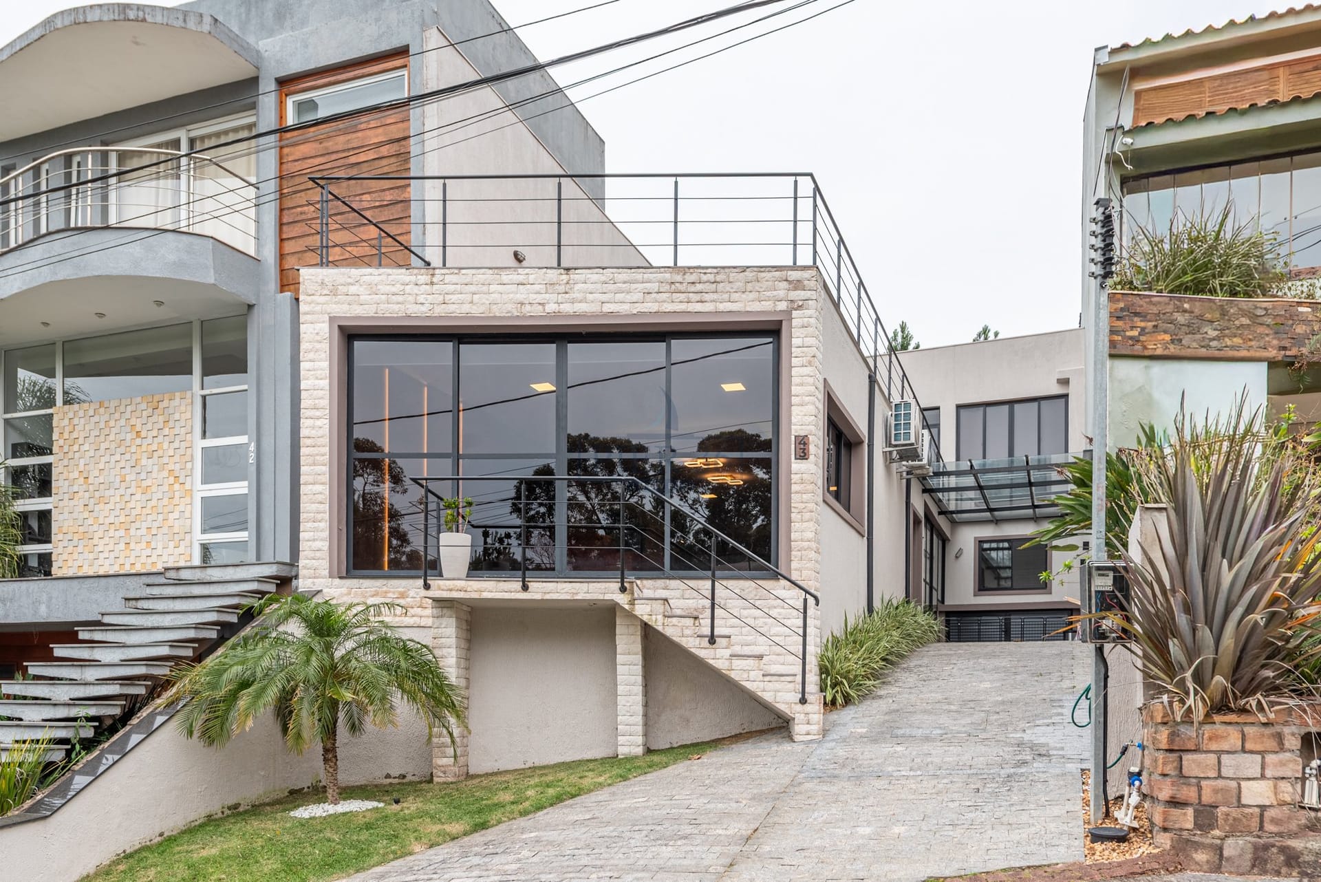 Casa em Condomínio à venda com 276m², 3 dormitórios, 3 suítes, 3 vagas no bairro Aberta dos Morros em Porto Alegre - Foto 1