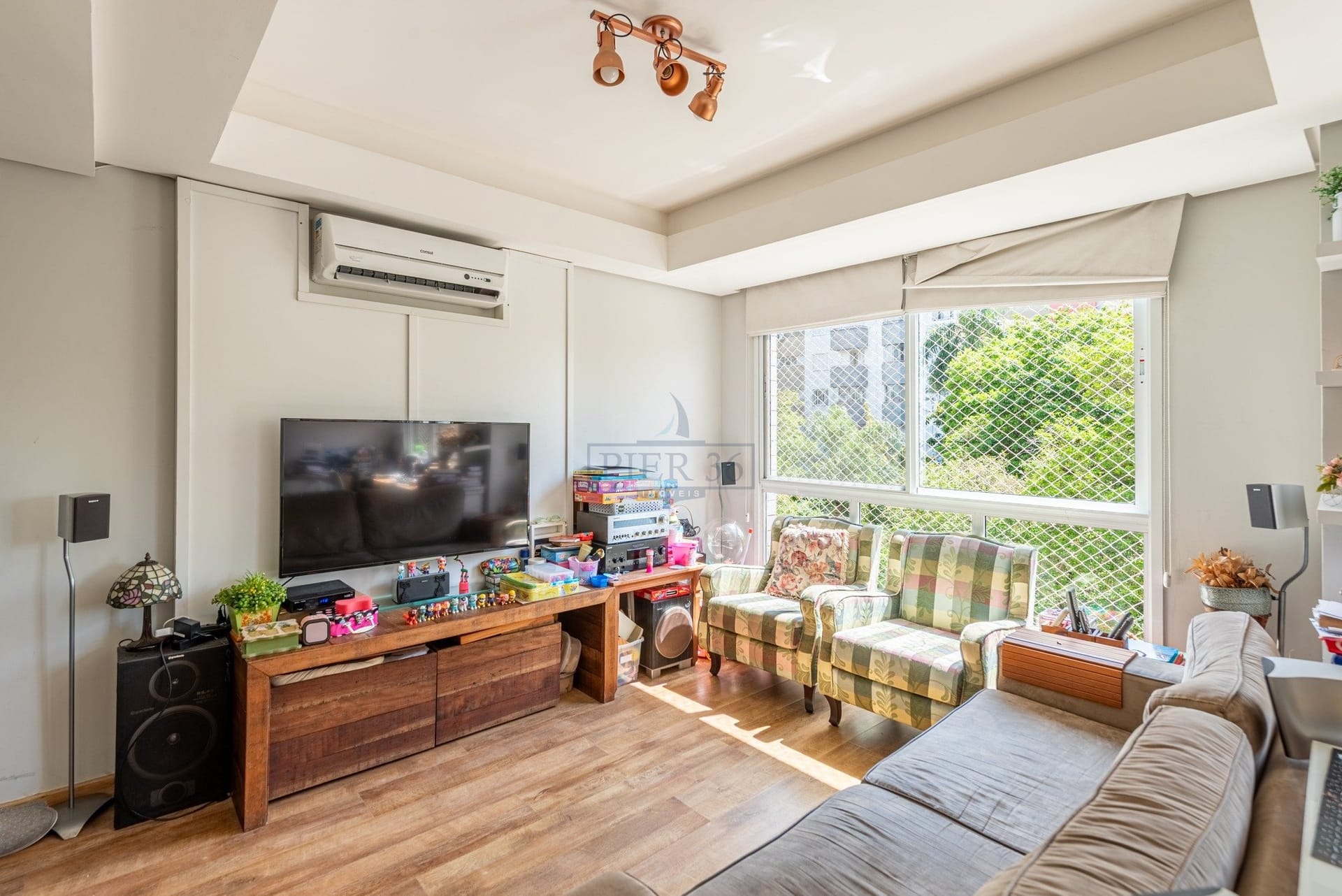 Apartamento à venda com 73m², 2 dormitórios, 1 suíte, 2 vagas no bairro Menino Deus em Porto Alegre - Foto 1