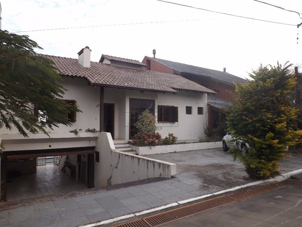 Casa em Condomínio à venda com 300m², 5 dormitórios, 2 suítes, 4 vagas no bairro Nonoai em Porto Alegre - Foto 1