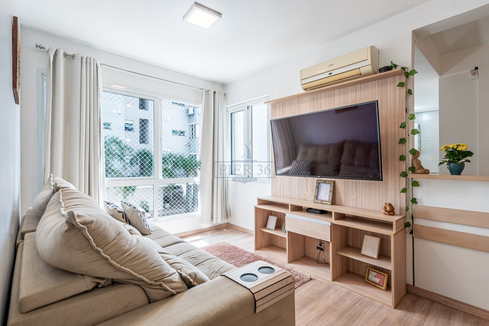 Apartamento à venda com 75m², 3 dormitórios, 1 suíte, 2 vagas no bairro Cristal em Porto Alegre - Foto 1
