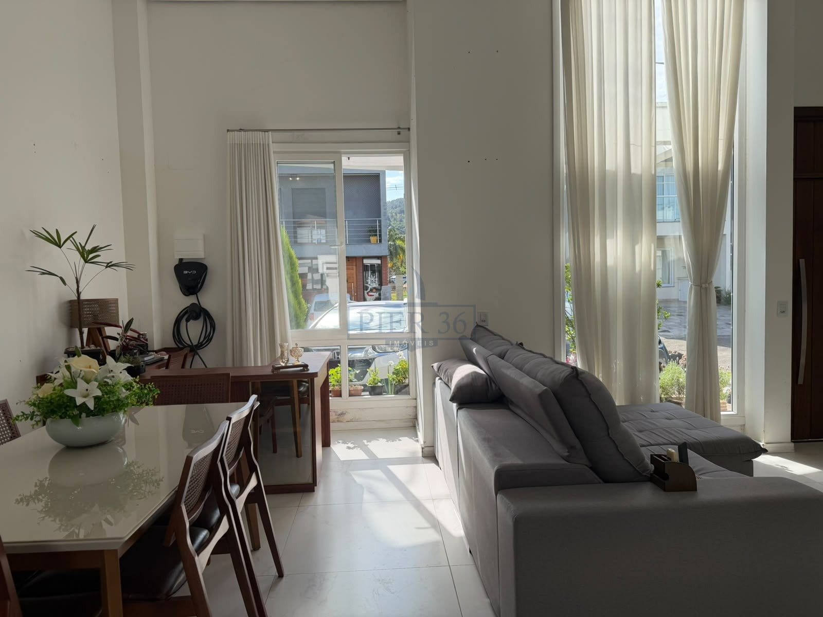 Casa em Condomínio à venda com 105m², 3 dormitórios, 1 suíte, 2 vagas no bairro Hípica em Porto Alegre - Foto 1