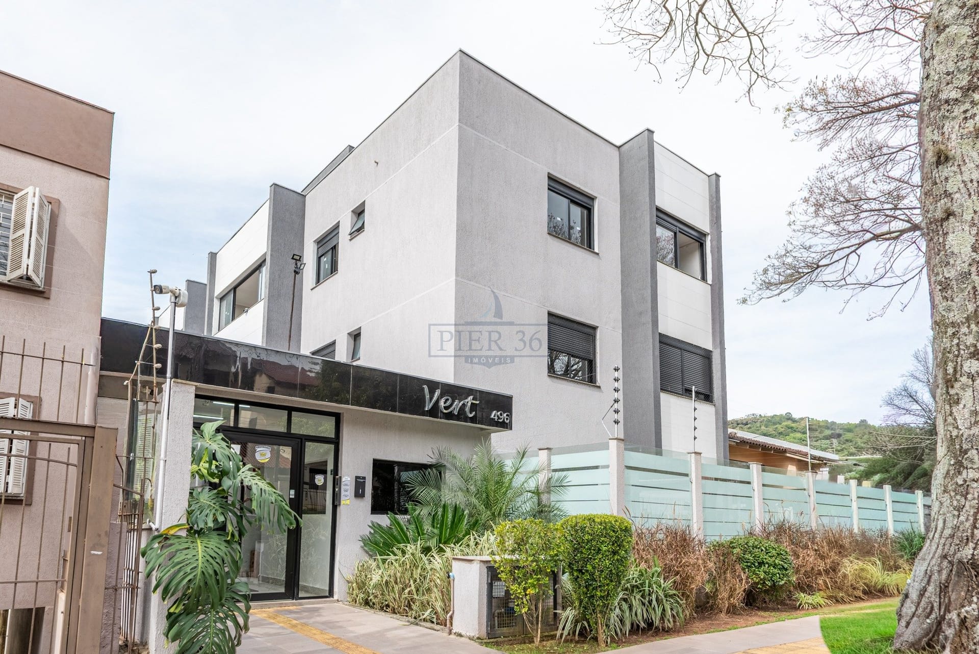Apartamento à venda com 115m², 3 dormitórios, 1 suíte, 1 vaga no bairro Nonoai em Porto Alegre - Foto 1
