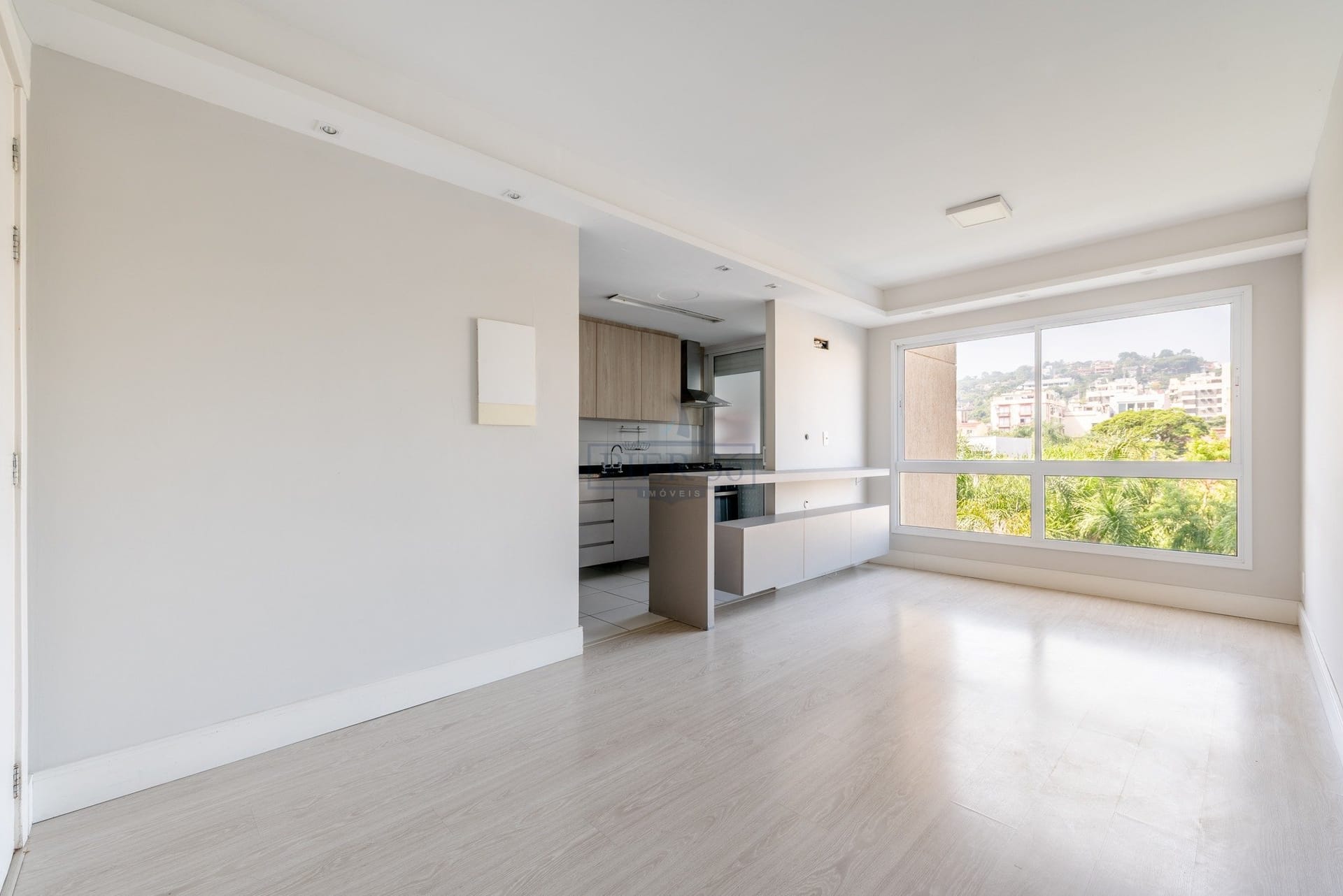 Apartamento à venda com 69m², 2 dormitórios, 1 suíte, 1 vaga no bairro Tristeza em Porto Alegre - Foto 1