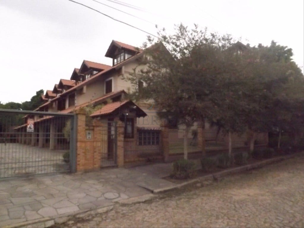 Casa em Condomínio à venda com 194m², 3 dormitórios, 1 suíte, 2 vagas no bairro Vila Assunção em Porto Alegre - Foto 1