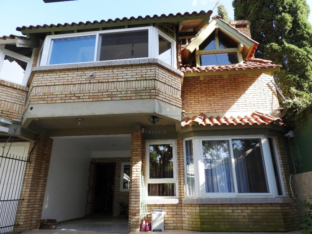 Casa à venda com 177m², 3 dormitórios, 3 suítes, 3 vagas no bairro Tristeza em Porto Alegre - Foto 1