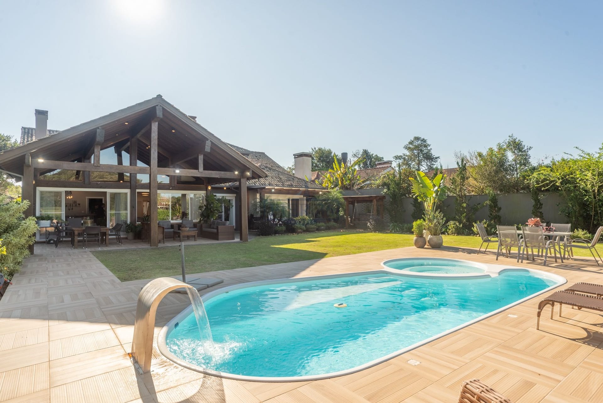 Casa em Condomínio à venda com 366m², 4 dormitórios, 4 suítes, 4 vagas no bairro Terraville em Porto Alegre - Foto 1