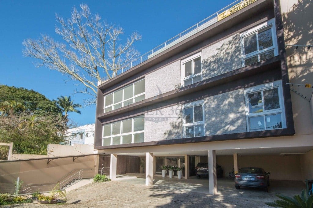 Apartamento à venda com 230m², 3 dormitórios, 3 suítes, 2 vagas no bairro Vila Assunção em Porto Alegre - Foto 1