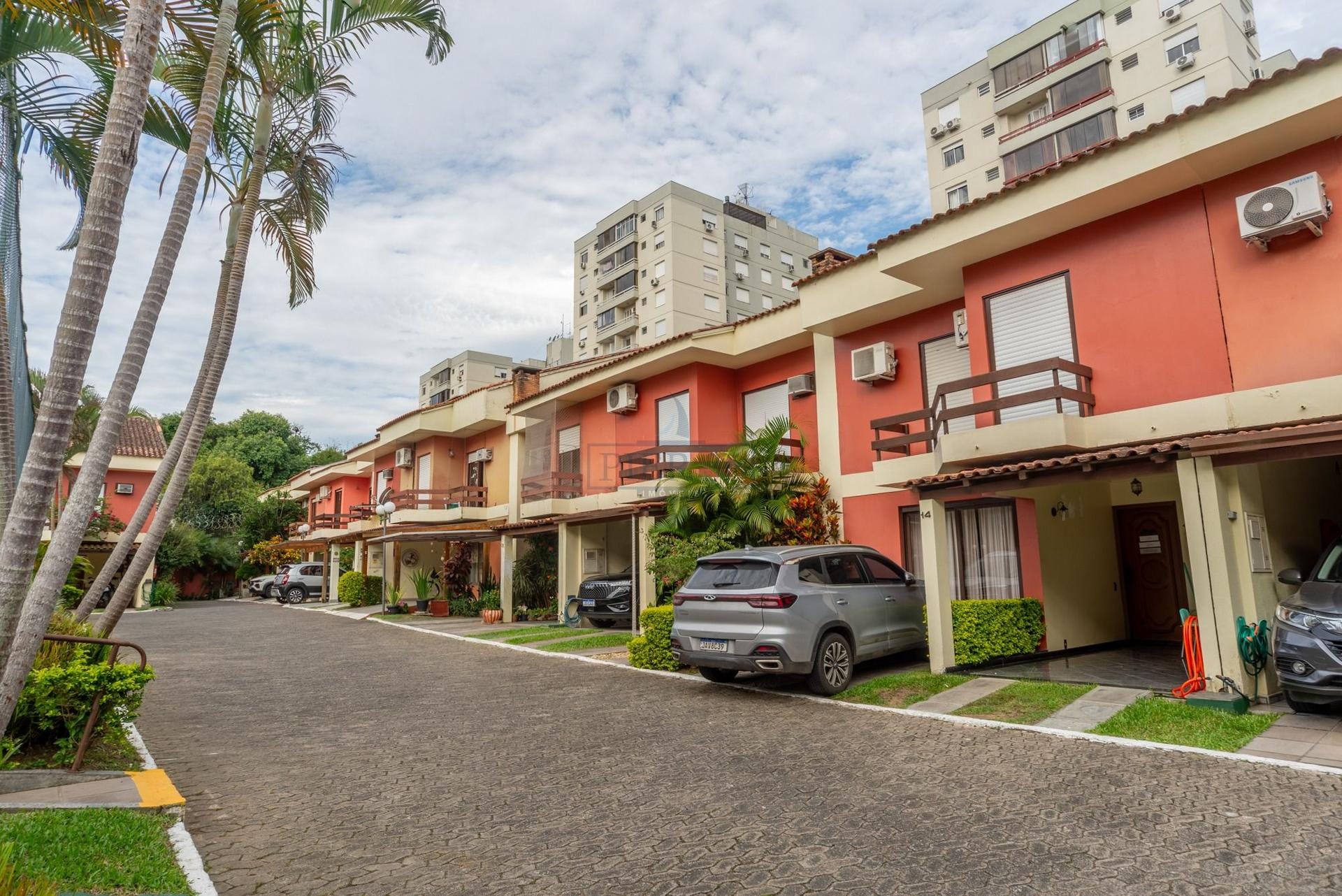 Casa em Condomínio à venda com 175m², 3 dormitórios, 1 suíte, 2 vagas no bairro Tristeza em Porto Alegre - Foto 1