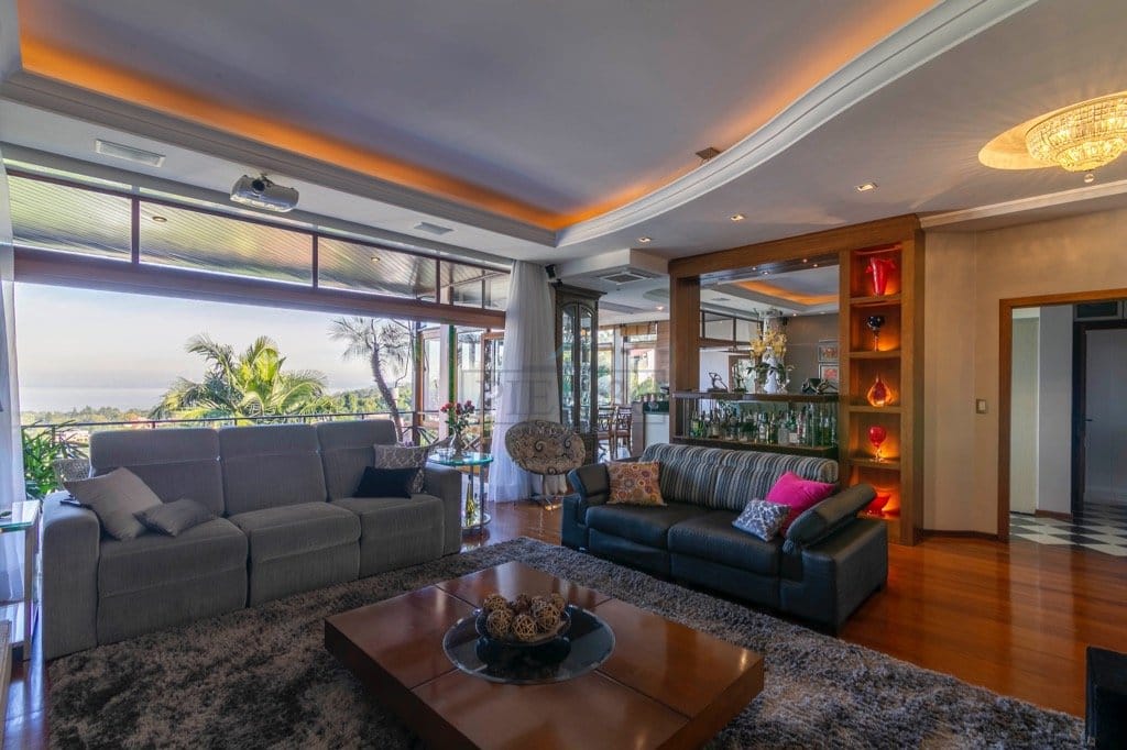 Casa à venda com 411m², 4 dormitórios, 2 suítes, 5 vagas no bairro Jardim Isabel em Porto Alegre - Foto 1