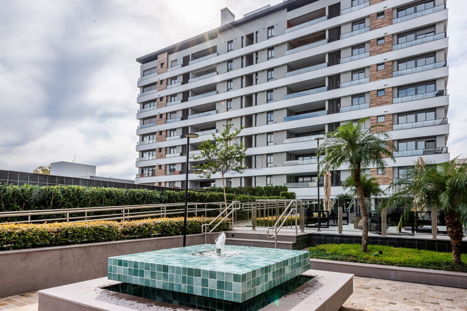 Apartamento à venda com 149m², 3 dormitórios, 3 suítes, 2 vagas no bairro Tristeza em Porto Alegre - Foto 1
