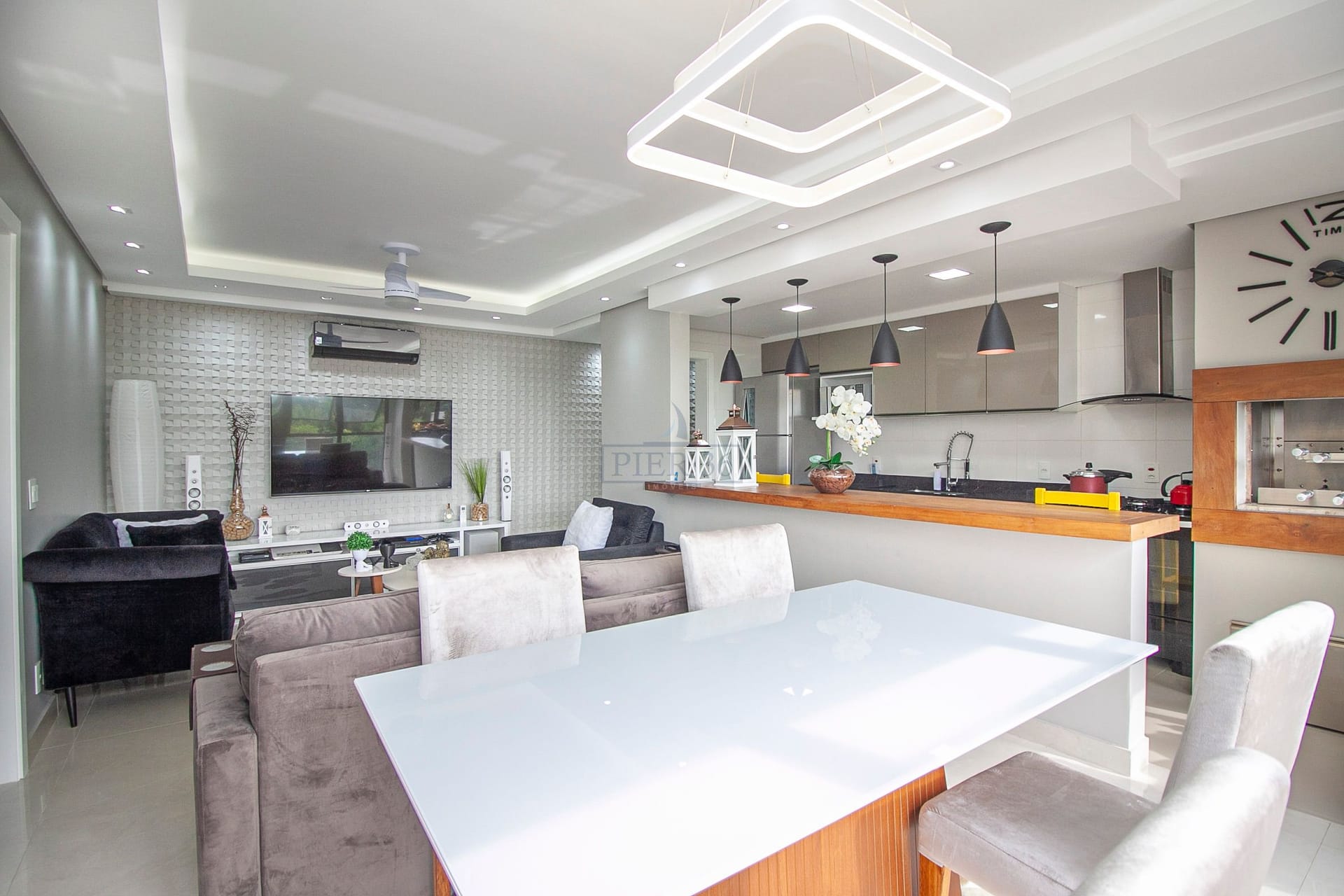 Apartamento à venda com 107m², 3 dormitórios, 1 suíte, 2 vagas no bairro Tristeza em Porto Alegre - Foto 1