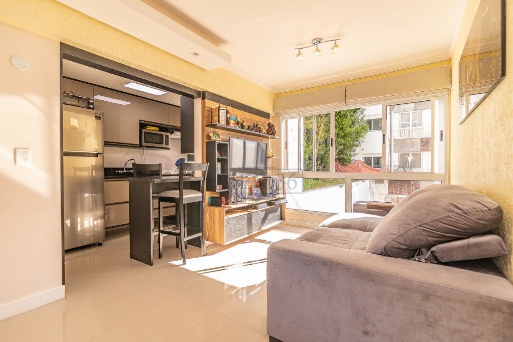 Apartamento à venda com 87m², 3 dormitórios, 1 suíte, 2 vagas no bairro Tristeza em Porto Alegre - Foto 1
