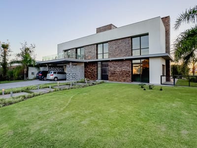 02_Fachada